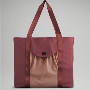 Lululemon Take it on tote bag